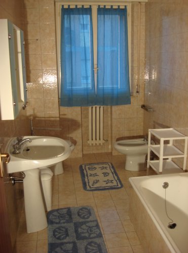 Fano Residence Casealporto - CasaPerugino Bagno principale